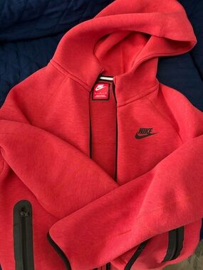 Youth Nike Tech(medium)